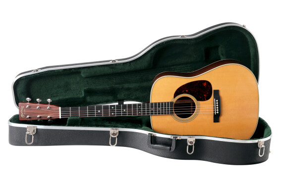 Martin Guitars D-28  - 1A Showroom Modell (Zustand: wie neu, in OVP) image 1