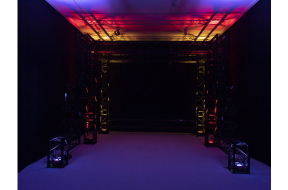 Eurolite LED TL-4 QCL RGB+UV Trusslight image 10