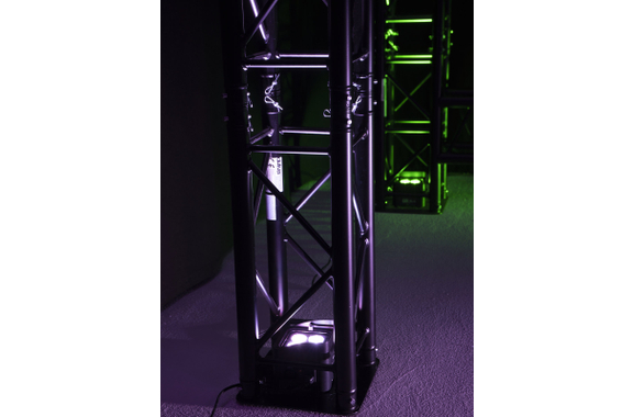Eurolite LED TL-4 QCL RGB+UV Trusslight image 11