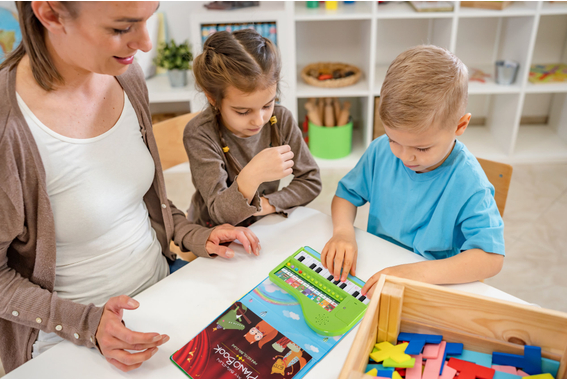 Livre de Musique FunKey avec Clavier à Touches Lumineuses image 2