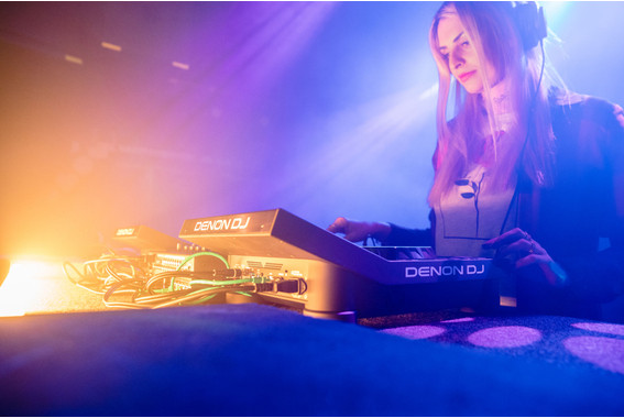 Denon DJ SC6000 Prime  - Retoure (Zustand: sehr gut) image 2