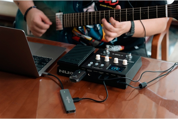 NUX MG-300 MKII Modeler e Multieffetto image 2