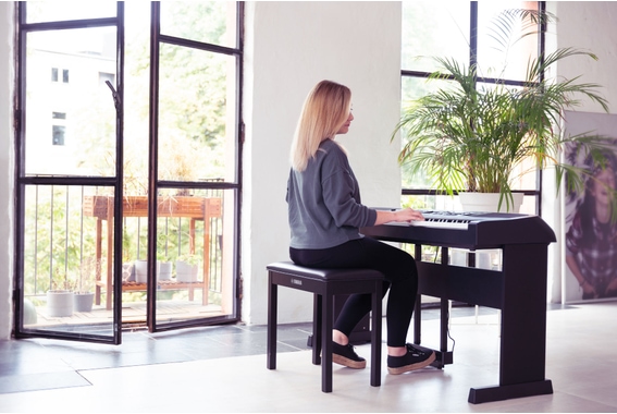 Yamaha DGX-670 B Portable Piano Black Home Set image 2