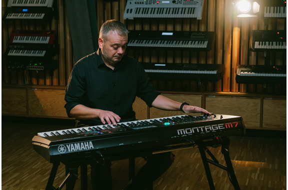 Yamaha Montage M7 Synthesizer image 2