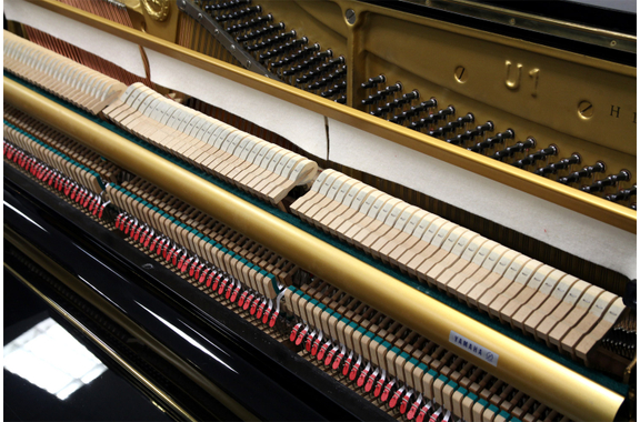 Yamaha U1 Klavier schwarz poliert - Generalüberholt image 2