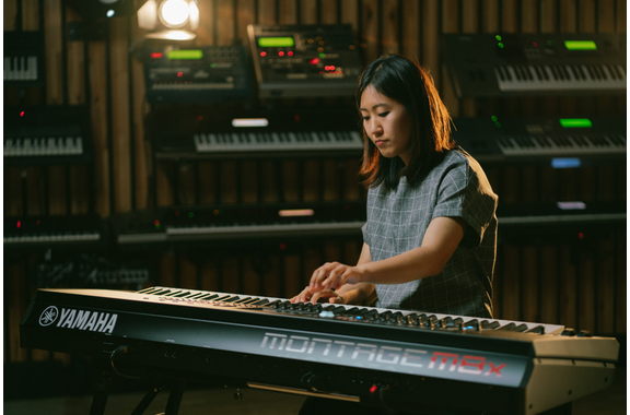 Yamaha Montage M8x Synthesizer image 2