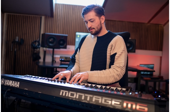 Yamaha Montage M6 Synthesizer image 2