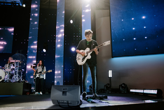 Pronomic C-208 MA Enceinte Active 8" 400 Watts Set Pieds image 3