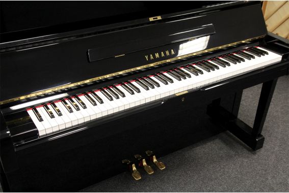 Yamaha U1 Klavier schwarz poliert - Generalüberholt image 3