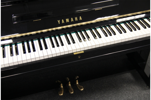 Yamaha U3 Klavier Schwarz Poliert - Generalüberholt image 3