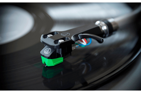 Audio-Technica AT-VM95E/H Pick-up elliptique avec headshell image 3