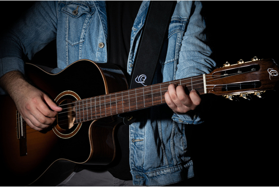 Ortega OSAR-1 Gitaarband Echt Leer Black Hole image 4