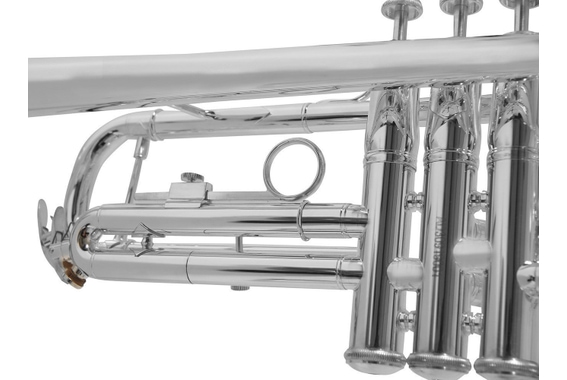 Trompeta Bach TR650S En Si Bemol Plateada image 4