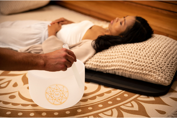 Meinl Sonic Energy SOLCSB10-741 Solfeggio Kristallen Klankschaal 10" F#4/Sol/741 Hz image 4