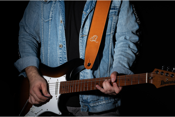 Ortega OSCU-6 Gitarrengurt Echtleder Orange Braid image 4