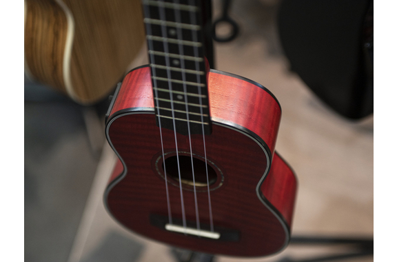 Dimavery UK-100 Sopran Ukulele Flamed Red image 4