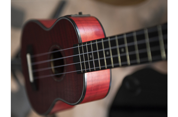 Dimavery UK-100 Sopran Ukulele Flamed Red image 5