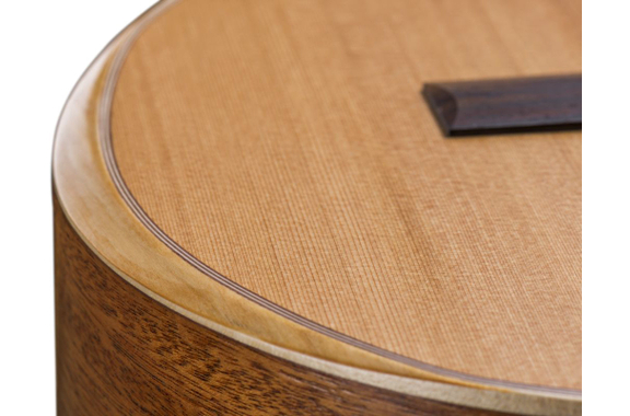 La Mancha Rubi CM Armrest Edition image 5