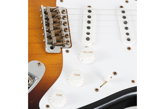 Fender Custom Shop Édition Limitée 70e Anniversaire 1954 Stratocaster Journeyman Relic Wide-Fade 2-Color Sunburst image 6