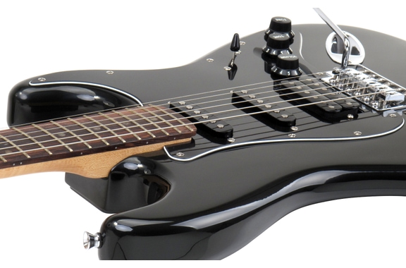 Rocktile Pro ST60-BK E-Gitarre All Black Softcase Set image 6
