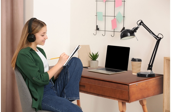 Classic Cantabile DP-730 WN Digital Piano Walnut image 6