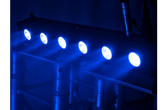 Eurolite LED Bar-6 QCL RGB+UV Striscia image 6
