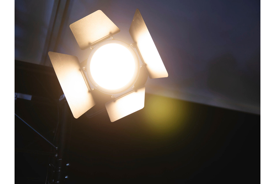 Eurolite LED Theatre COB 200 CW/WW image 7