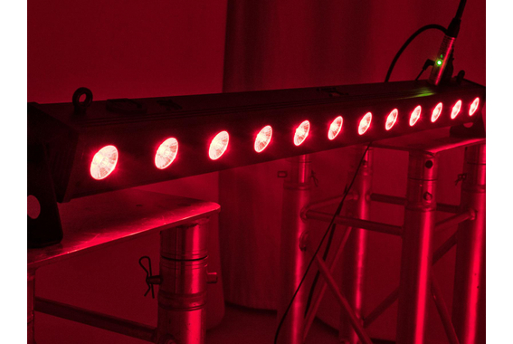 Eurolite LED Bar-12 QCL RGB+UV Balk image 7