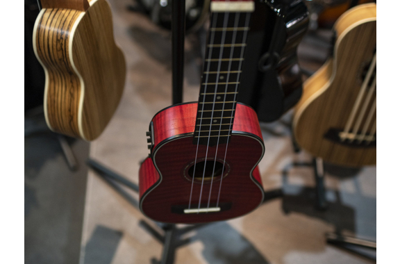 Dimavery UK-100 Sopran Ukulele Flamed Red image 7