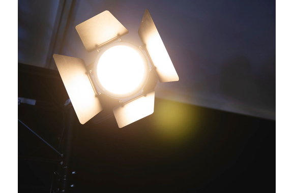 Eurolite LED Theatre COB 200 CW/WW image 7