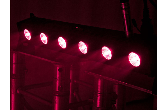 Eurolite LED Bar-6 QCL RGB+UV Striscia image 7