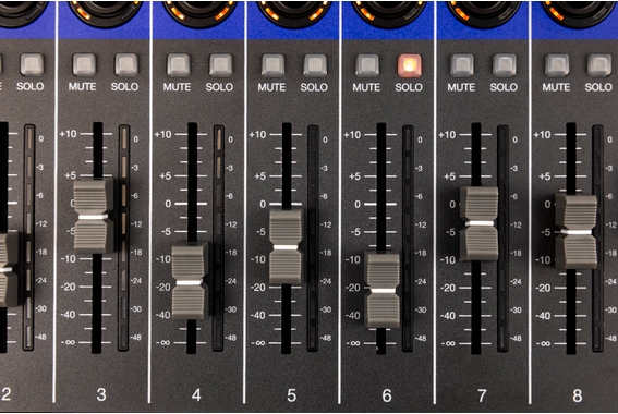Zoom LiveTrak L12next image 8